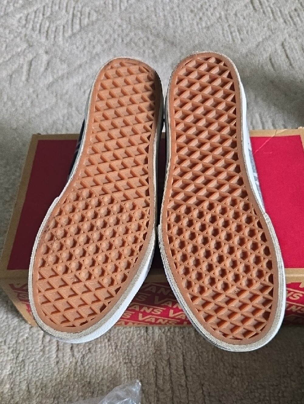 Vans Womans Checkerboard Slip-On/Low Top Sneakers - Black & White - Picture 3 of 7
